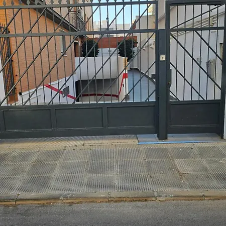 Sunny Atico Boliches アパート